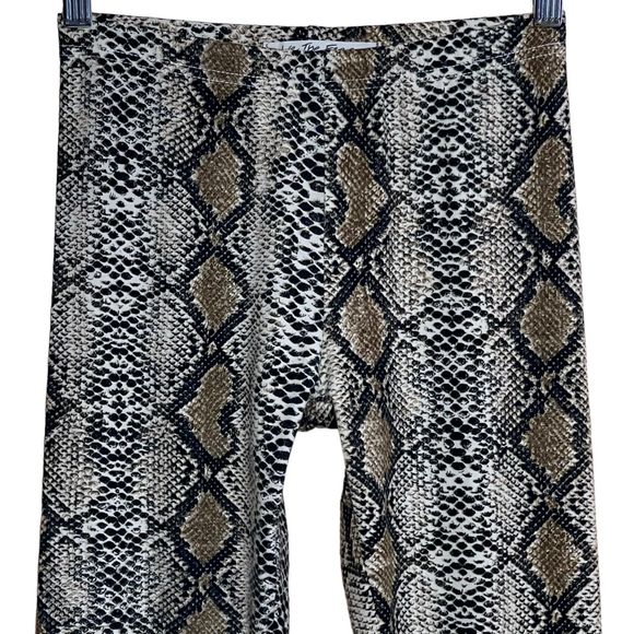 We The Free NWOT Women's Snake Print High Rise Leggings Pull On Black Athletic M - Picture 2 of 5